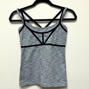 Lorna Jane active top
